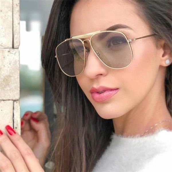 2020 new women aviation pilot sunglasses vintage luxury italy brand designer men shades tinted lens big sunglasses female, Blue
2020 new women aviation pilot sunglasses vintage luxury italy brand designer men shades tinted lens big sunglasses female, Blue