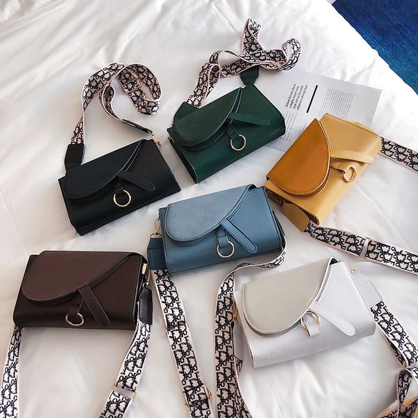 2020 new women's bag shoulder bag messenger personality wide shoulder strap diagonal cross postman handbag
2020 new women's bag shoulder bag messenger personality wide shoulder strap diagonal cross postman handbag