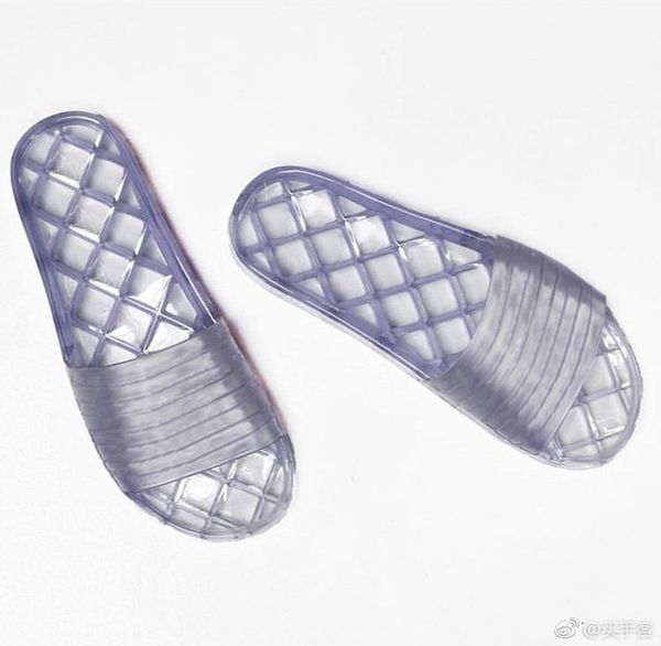 NEW designer Transparent sandals PVC glossy pool slides Summer Beach Cool flat Slippers platform casual style shower shoes 5 colors
NEW designer Transparent sandals PVC glossy pool slides Summer Beach Cool flat Slippers platform casual style shower shoes 5 colors