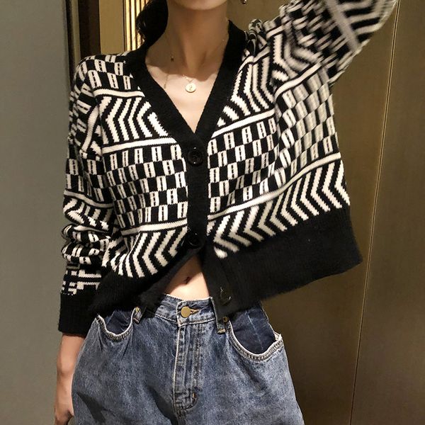 geometric knitted sweater women fashion v neck batwing long sleeve short single breasted patchwork sweater cardigan feminino
geometric knitted sweater women fashion v neck batwing long sleeve short single breasted patchwork sweater cardigan feminino