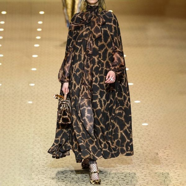 oushang leopard pattern women's windbreaker 2020 spring new stand collar loose long cloak temperament coat jacket women, Tan;black
oushang leopard pattern women's windbreaker 2020 spring new stand collar loose long cloak temperament coat jacket women, Tan;black