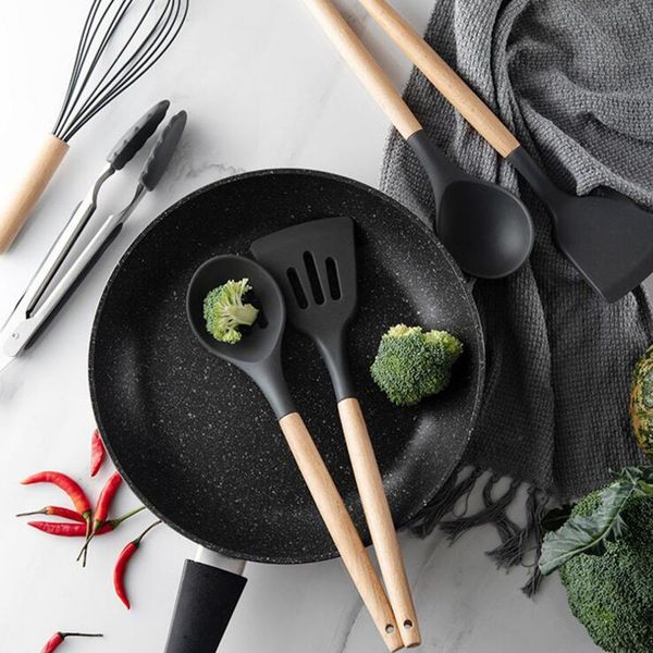 1 set wooden handle non-stick kitchenware heat resistant kitchen cooking utensils baking tool cooking tool sets
1 set wooden handle non-stick kitchenware heat resistant kitchen cooking utensils baking tool cooking tool sets