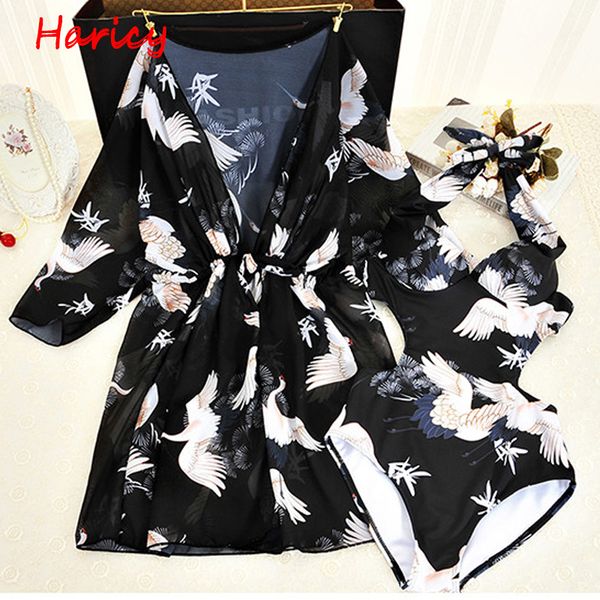 2020 one piece swimsuit women swimwear vintage print hollow out bathing suit bodysuit maillot de bain femme bather, White;black
2020 one piece swimsuit women swimwear vintage print hollow out bathing suit bodysuit maillot de bain femme bather, White;black