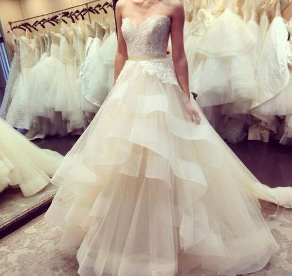 chic luxury a line bridal gowns online beaded lace 3d-appliques tulle ruffle skirt chapel train garden wedding dresses vestidos de novia, White
chic luxury a line bridal gowns online beaded lace 3d-appliques tulle ruffle skirt chapel train garden wedding dresses vestidos de novia, White
