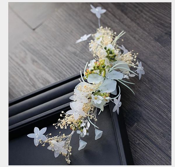 hand-made flowers, starry hairpins, wedding gowns, p accessories, Slivery;golden
hand-made flowers, starry hairpins, wedding gowns, p accessories, Slivery;golden