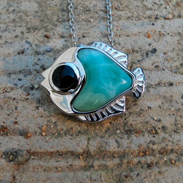 lovely big eyes fish pendant happy swiming fish charm natural blue larimar stone pendant solid 925 sterling silver jewelry
lovely big eyes fish pendant happy swiming fish charm natural blue larimar stone pendant solid 925 sterling silver jewelry
