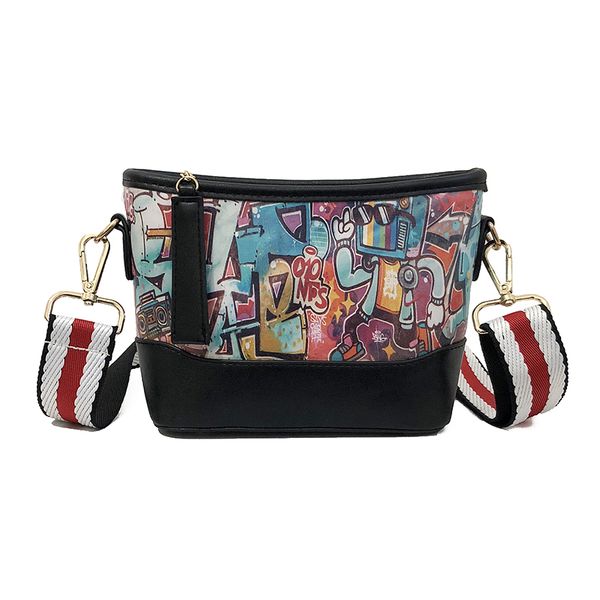 hip-hop style women's handbag female good quality leather crossbody bag solid color stitching shoulder bags phone bags wallet
hip-hop style women's handbag female good quality leather crossbody bag solid color stitching shoulder bags phone bags wallet