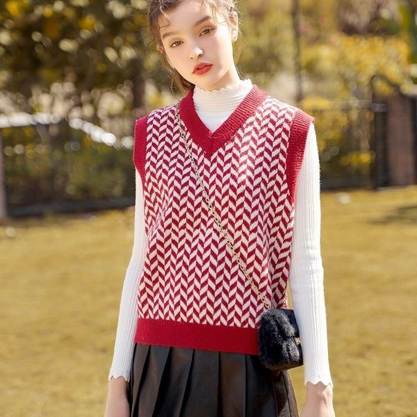 women's vests women sleeveless pullover autumn 2021 england style vintage geometric plaid v neck knitted sweater vest casual waistcoat, Black;white
women's vests women sleeveless pullover autumn 2021 england style vintage geometric plaid v neck knitted sweater vest casual waistcoat, Black;white