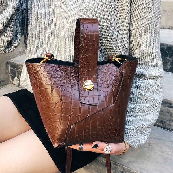 vintage alligator buckets bag designer women handbags luxury pu leather shoulder crossbody bag large capacity totes casual purse
vintage alligator buckets bag designer women handbags luxury pu leather shoulder crossbody bag large capacity totes casual purse