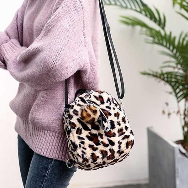 leopard velvet bags for women fashion two straps wool chain messenger bag sac a main femme shoulder versatile small square bag
leopard velvet bags for women fashion two straps wool chain messenger bag sac a main femme shoulder versatile small square bag