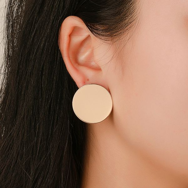 2019 1 pair sell wafer stud earrings for women golden color ball geometric earrings for wedding jewelry gift, Golden;silver
2019 1 pair sell wafer stud earrings for women golden color ball geometric earrings for wedding jewelry gift, Golden;silver