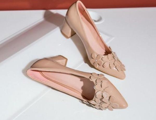 2019 flower women's shoes in spring and autumn with new style middle heel coarse heel pointed end@w95, Black
2019 flower women's shoes in spring and autumn with new style middle heel coarse heel pointed end@w95, Black