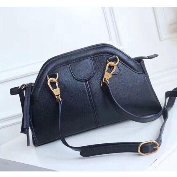 2020 new fashion large-capacity handbag luxury leather handbag shoulder bag tiger head hardware designer crossbody bag
2020 new fashion large-capacity handbag luxury leather handbag shoulder bag tiger head hardware designer crossbody bag