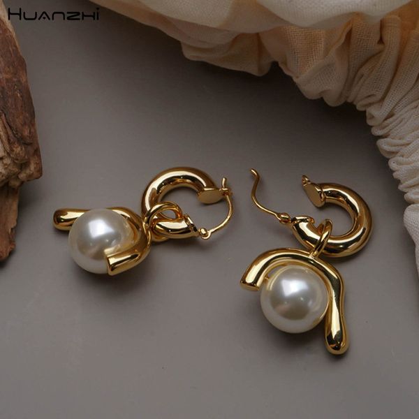 huanzhi 2020 new gold silver plated metal c-shaped stud earrings retro shell imitation pearl earrings for women girls jewely, Golden;silver
huanzhi 2020 new gold silver plated metal c-shaped stud earrings retro shell imitation pearl earrings for women girls jewely, Golden;silver