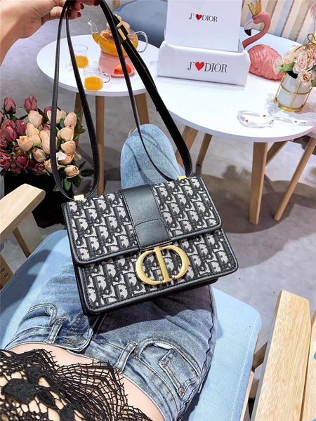 New letter houlder bag genuine leather me enger bag luxury addle bag d401, Blue;gray
New letter houlder bag genuine leather me enger bag luxury addle bag d401, Blue;gray
