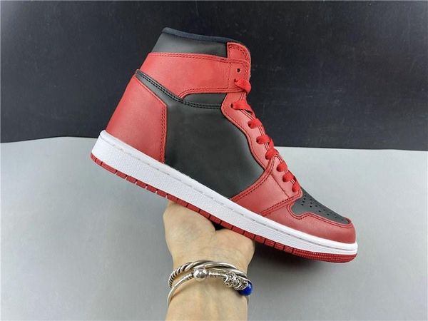 high og quality 1 hi 85 varsity red summit white black designer basketball shoes i fashion sport zapatos sneakers ship with box
high og quality 1 hi 85 varsity red summit white black designer basketball shoes i fashion sport zapatos sneakers ship with box