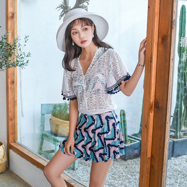 2019 women's three-piece bikini swimsuit bikini conservative spring swimsuit x6081, White;black
2019 women's three-piece bikini swimsuit bikini conservative spring swimsuit x6081, White;black