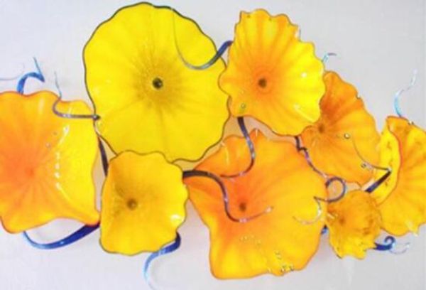 American Style Flower Plates Wall Art Creative Bold Yellow Hallway Elegant Hotel Decoration Murano Glass Hanging Plates
American Style Flower Plates Wall Art Creative Bold Yellow Hallway Elegant Hotel Decoration Murano Glass Hanging Plates