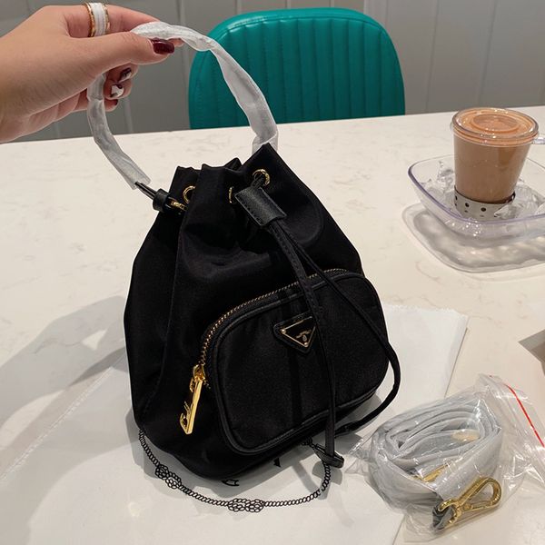 classic designer handbags ladies mini tote nylon bucket bag barrel-shaped bag shoulder crossbody bags 18cm ing
classic designer handbags ladies mini tote nylon bucket bag barrel-shaped bag shoulder crossbody bags 18cm ing