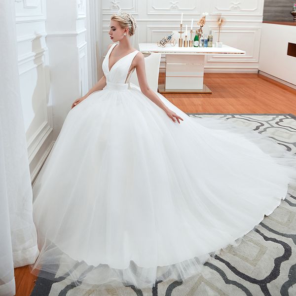 m28354 sell modest deep v-neck ball gown wedding dresses corset sweep train princess wedding gowns low v back bridal dresses online, White
m28354 sell modest deep v-neck ball gown wedding dresses corset sweep train princess wedding gowns low v back bridal dresses online, White