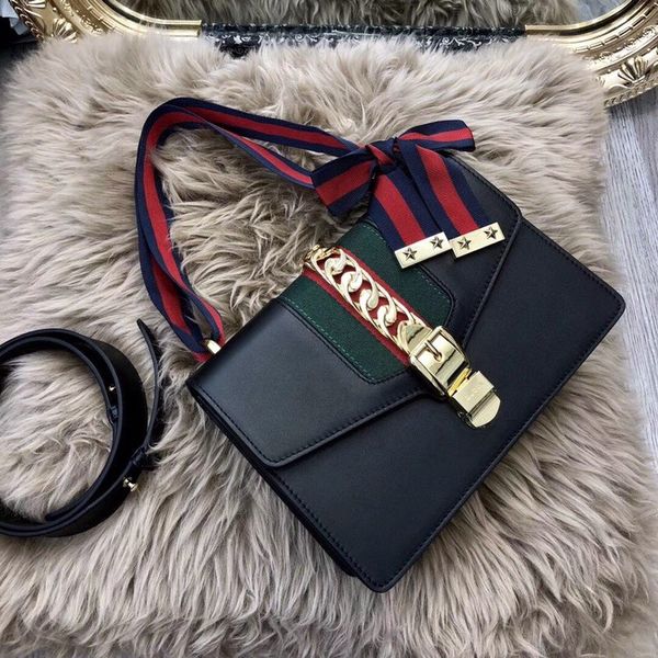 2019 Luxury Designer Shoulder bags Fashion Design Genuine Leather Designer Teenage girl Bags Famous Brand Women Shoulder Bags Size 25*17*8
2019 Luxury Designer Shoulder bags Fashion Design Genuine Leather Designer Teenage girl Bags Famous Brand Women Shoulder Bags Size 25*17*8