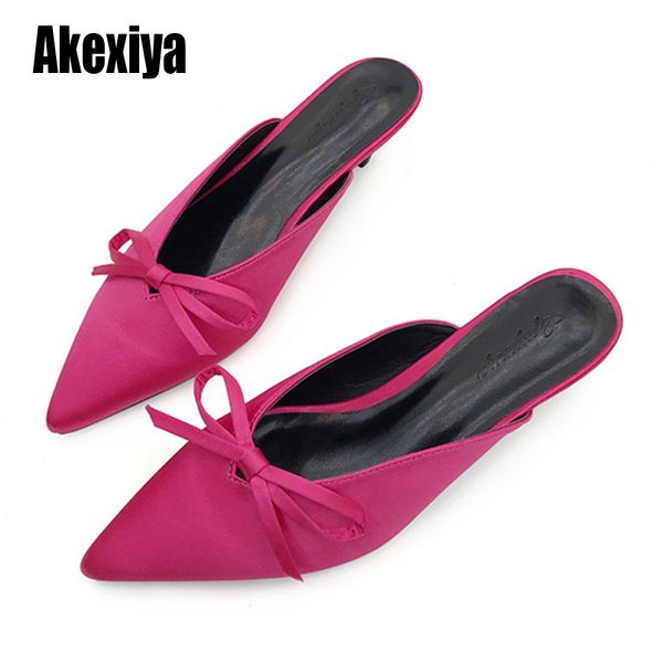 2020 new women low-heeled muller fashion design pointed toe bow dress women outdoor high heels s374, Black
2020 new women low-heeled muller fashion design pointed toe bow dress women outdoor high heels s374, Black