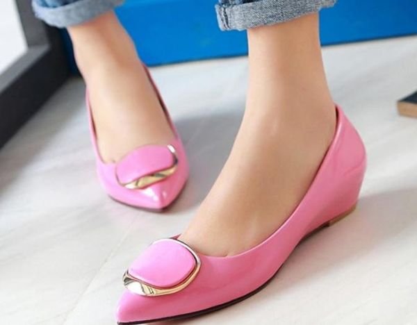 2019 women's shoes in spring and autumn with new style slope heel pointed end @245, Black
2019 women's shoes in spring and autumn with new style slope heel pointed end @245, Black