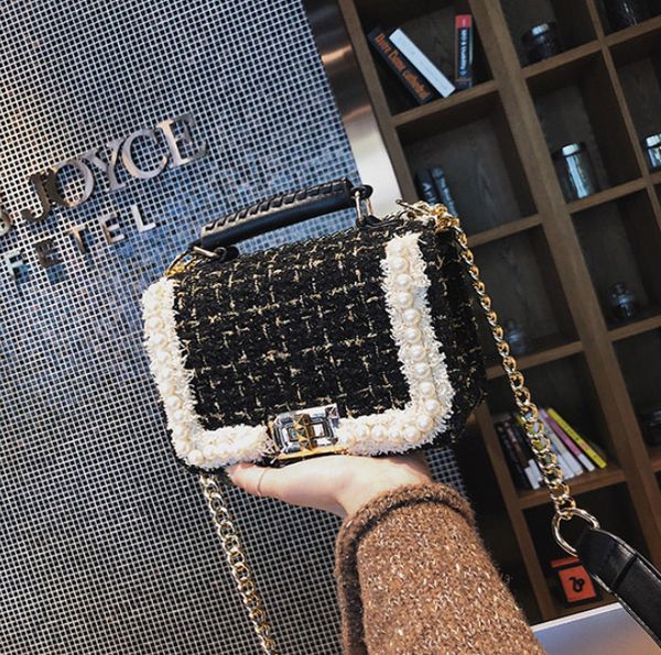 designer new women chain simple messenger bag pearl trend large capacity shoulder bag lady winter woolen handbag//2
designer new women chain simple messenger bag pearl trend large capacity shoulder bag lady winter woolen handbag//2
