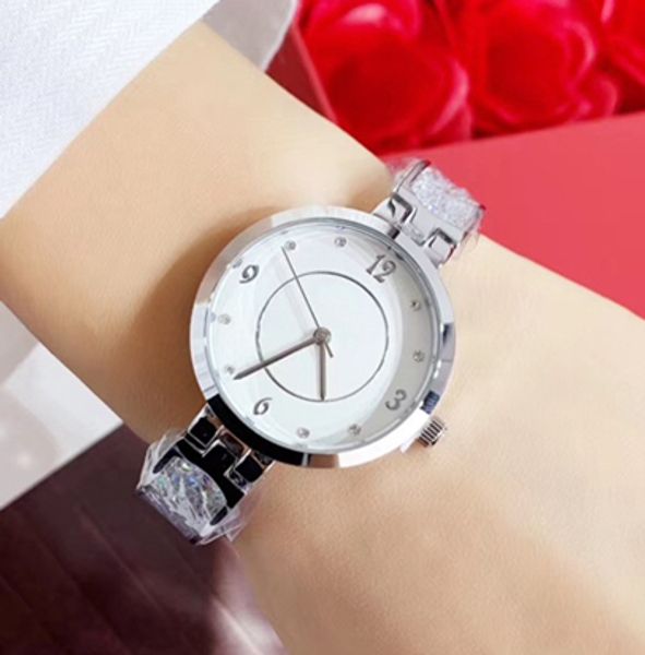 new luxury style women watch party shine diamonds lady wristwatch famous design wholesale price japan movement leisure quartz, Slivery;brown
new luxury style women watch party shine diamonds lady wristwatch famous design wholesale price japan movement leisure quartz, Slivery;brown