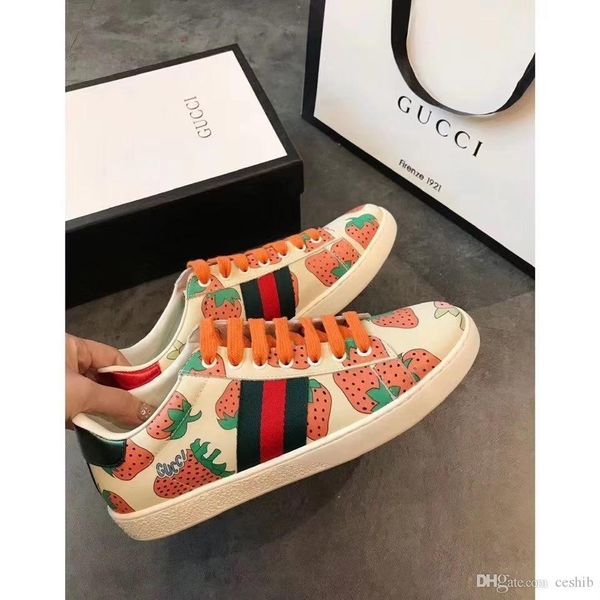 the new material fabric is made of high-grade leather embroidery. the fine sheepskin lining, the original sewing machine outsole casual shoe, Black
the new material fabric is made of high-grade leather embroidery. the fine sheepskin lining, the original sewing machine outsole casual shoe, Black