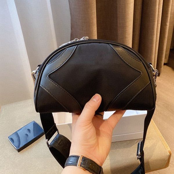 wholesale fashion brand designer handbag shoulder bag canvas cross body bag women chest pack lady tote chains purse messenger bag handbags
wholesale fashion brand designer handbag shoulder bag canvas cross body bag women chest pack lady tote chains purse messenger bag handbags
