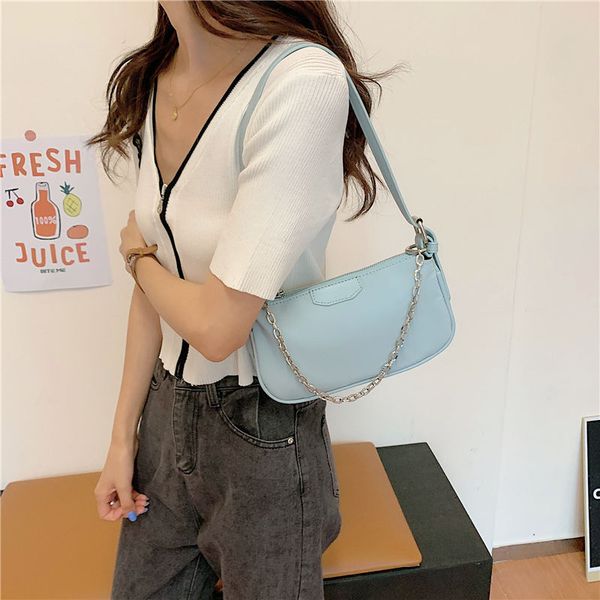 мода дама цепи плечо crossbody сумка простая кожа pu женщина багет сумка женский daily подмышки сумка малого tote кошелек
мода дама цепи плечо crossbody сумка простая кожа pu женщина багет сумка женский daily подмышки сумка малого tote кошелек