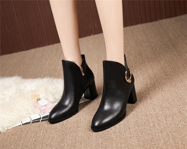 fashion luxury boots paris designer thick with party ankle boots leather black thick with casual high heel women's boots
fashion luxury boots paris designer thick with party ankle boots leather black thick with casual high heel women's boots