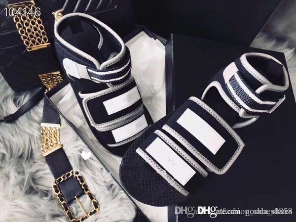 sandals men women summer designer black white beach medus slide fashion scuffs slippers outdoor shoes for ladies
sandals men women summer designer black white beach medus slide fashion scuffs slippers outdoor shoes for ladies