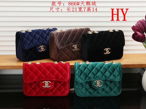 Small fragrant bag 2019 new lady fashion diamond chain bag autumn and winter new gold velvet bags with one shoulder and inclined shoulder
Small fragrant bag 2019 new lady fashion diamond chain bag autumn and winter new gold velvet bags with one shoulder and inclined shoulder