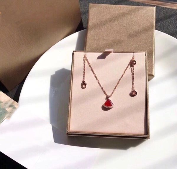 men's and women's luxury jewelry s925 sterling silver necklace designer fashion diamond diamond ruby necklace diamond sublimation
men's and women's luxury jewelry s925 sterling silver necklace designer fashion diamond diamond ruby necklace diamond sublimation