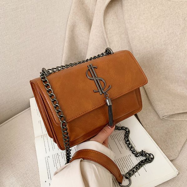 small bag female 2020 new autumn and winter fashion texture chain small square bag net red retro shoulder messenger
small bag female 2020 new autumn and winter fashion texture chain small square bag net red retro shoulder messenger