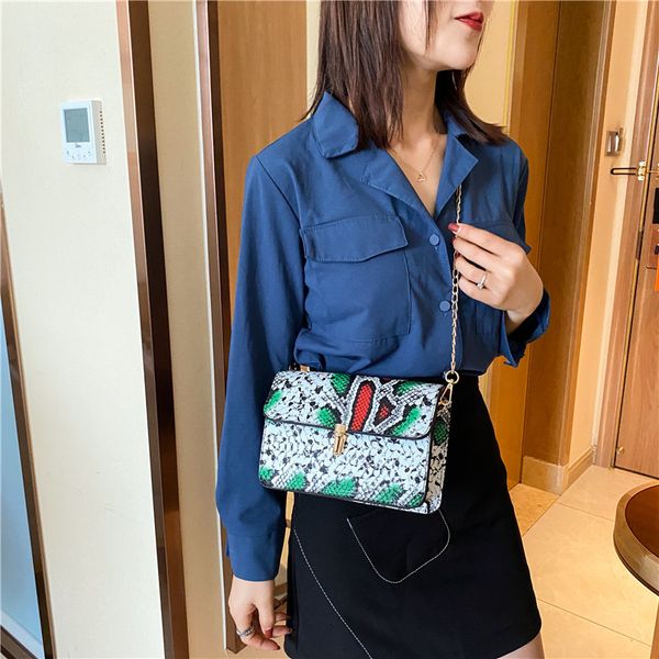 роскошные сумки женские сумки высокого качества серпантин малые площади crossbody сумки wild girls змея печати плеча сумка
роскошные сумки женские сумки высокого качества серпантин малые площади crossbody сумки wild girls змея печати плеча сумка