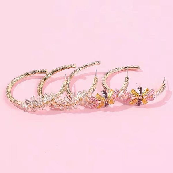 wholesale-out gem flower c hoop earrings for women luxury designer colorful bling diamond hoops circle huggie earrings zircon jewelry gift, Golden;silver
wholesale-out gem flower c hoop earrings for women luxury designer colorful bling diamond hoops circle huggie earrings zircon jewelry gift, Golden;silver