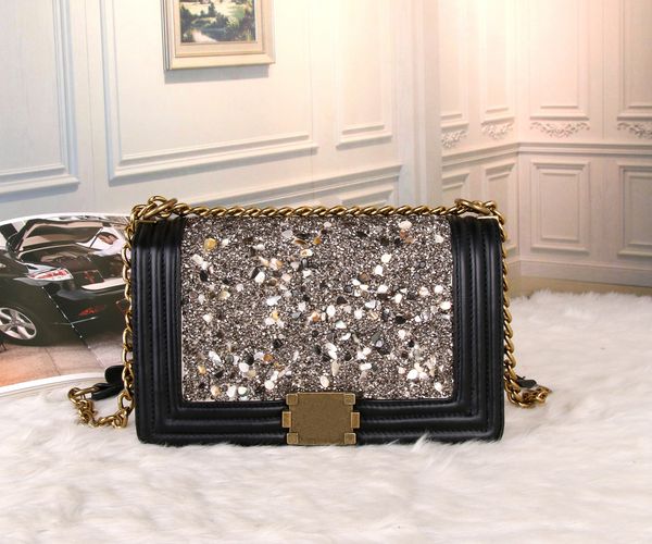 NEW Europe 2019 Brand Fashion Chain Shoulder Bag Diamond Embroidery Women's Bag Velvet Luxury Handbags Women Bags Designer Crossbody Bags
NEW Europe 2019 Brand Fashion Chain Shoulder Bag Diamond Embroidery Women's Bag Velvet Luxury Handbags Women Bags Designer Crossbody Bags