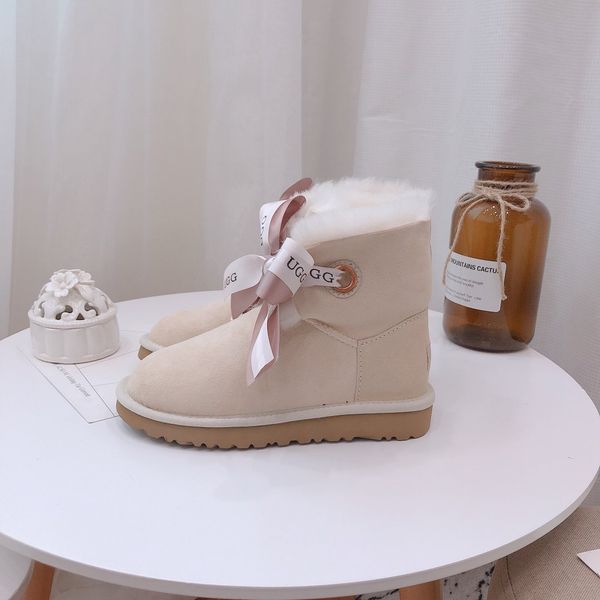 new sheepskin boots children's wool boots suede mid-calf flat shoes warm winter shoes casual shoes butterfly boots, Black
new sheepskin boots children's wool boots suede mid-calf flat shoes warm winter shoes casual shoes butterfly boots, Black