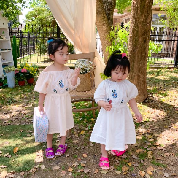 girls dress 2020 summer new girl embroidery flower waist dress korean version small fresh literary short-sleeved, Red;yellow
girls dress 2020 summer new girl embroidery flower waist dress korean version small fresh literary short-sleeved, Red;yellow