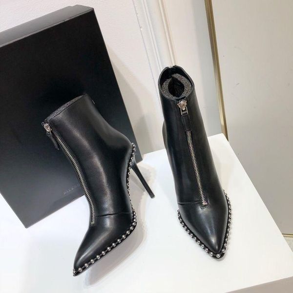 new arrival womens classic short boots high heel ankle booties ladies leather winter boots, Black;grey
new arrival womens classic short boots high heel ankle booties ladies leather winter boots, Black;grey