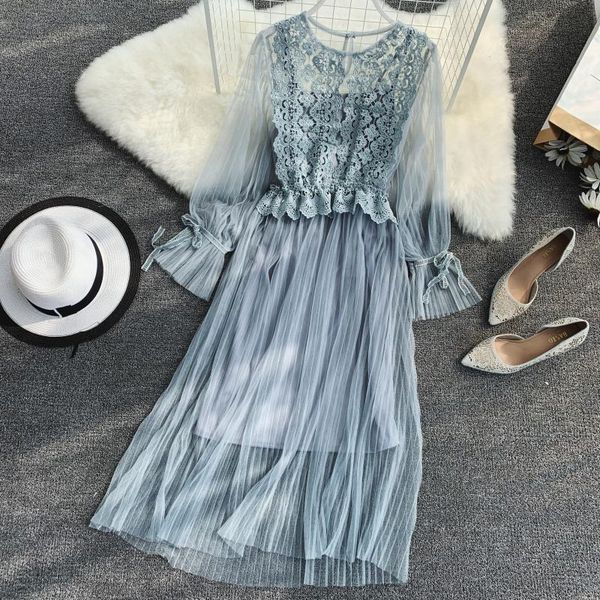 2019 spring autumn new women o-neck flare sleeve lace stitching mesh pleated dress female vintage elegant two piece sets dresses, Black;gray
2019 spring autumn new women o-neck flare sleeve lace stitching mesh pleated dress female vintage elegant two piece sets dresses, Black;gray