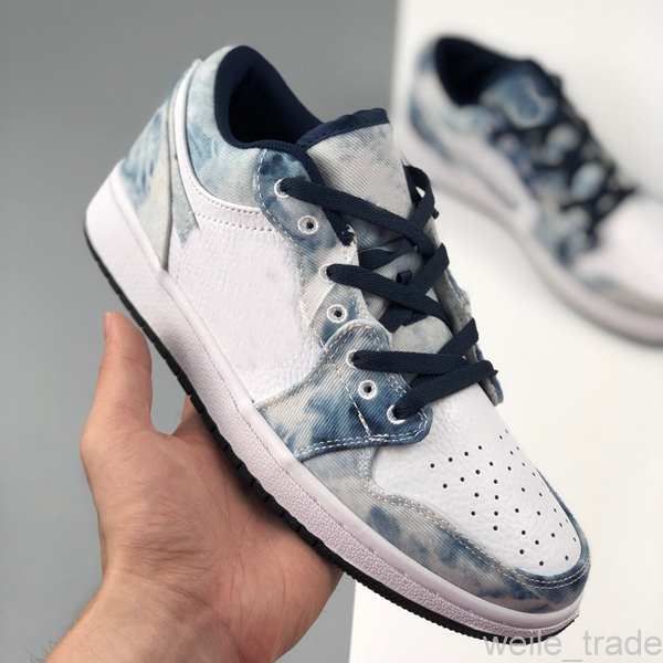 2020 new 1 1s low bhm black cyber womens mens basketball shoes unc blue gold toe trainers sports outdoor jumpman sneakers des chaussures
2020 new 1 1s low bhm black cyber womens mens basketball shoes unc blue gold toe trainers sports outdoor jumpman sneakers des chaussures