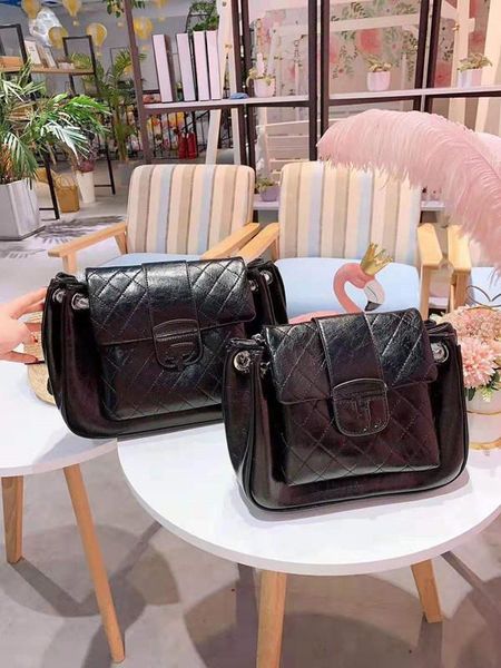 package female new brim ling, chain girls women shoulder bags handbag high-capacity soft leather medieval worn designer luxury handbags
package female new brim ling, chain girls women shoulder bags handbag high-capacity soft leather medieval worn designer luxury handbags