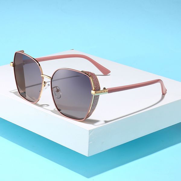 2020 luxury designer sunglasses for men women outdoor summer square style metal full frame uv protection come, White;black
2020 luxury designer sunglasses for men women outdoor summer square style metal full frame uv protection come, White;black
