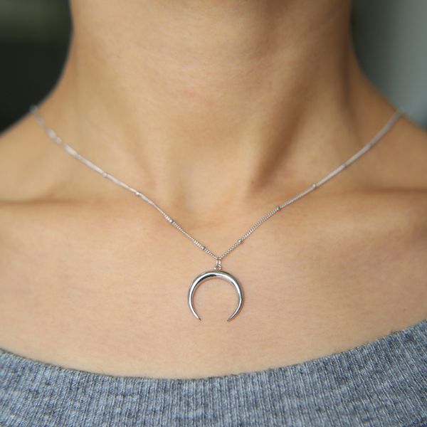 high polished shinny 100% 925 sterling silver crescent moon delicate moon gold color moon pendant women silver chian necklace
high polished shinny 100% 925 sterling silver crescent moon delicate moon gold color moon pendant women silver chian necklace