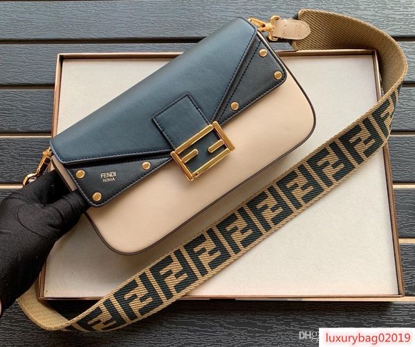 women reusable handbags bag new pattern portable small square package messenger badge chain packet crossbody purses sling 27*15*4cm
women reusable handbags bag new pattern portable small square package messenger badge chain packet crossbody purses sling 27*15*4cm