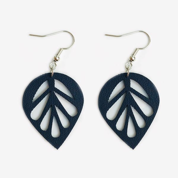 cpop искусственная кожа серьги для женщин полые листья лазерная печать три d печати завод ветви милые серьги падение поставок производителей, Silver
cpop искусственная кожа серьги для женщин полые листья лазерная печать три d печати завод ветви милые серьги падение поставок производителей, Silver